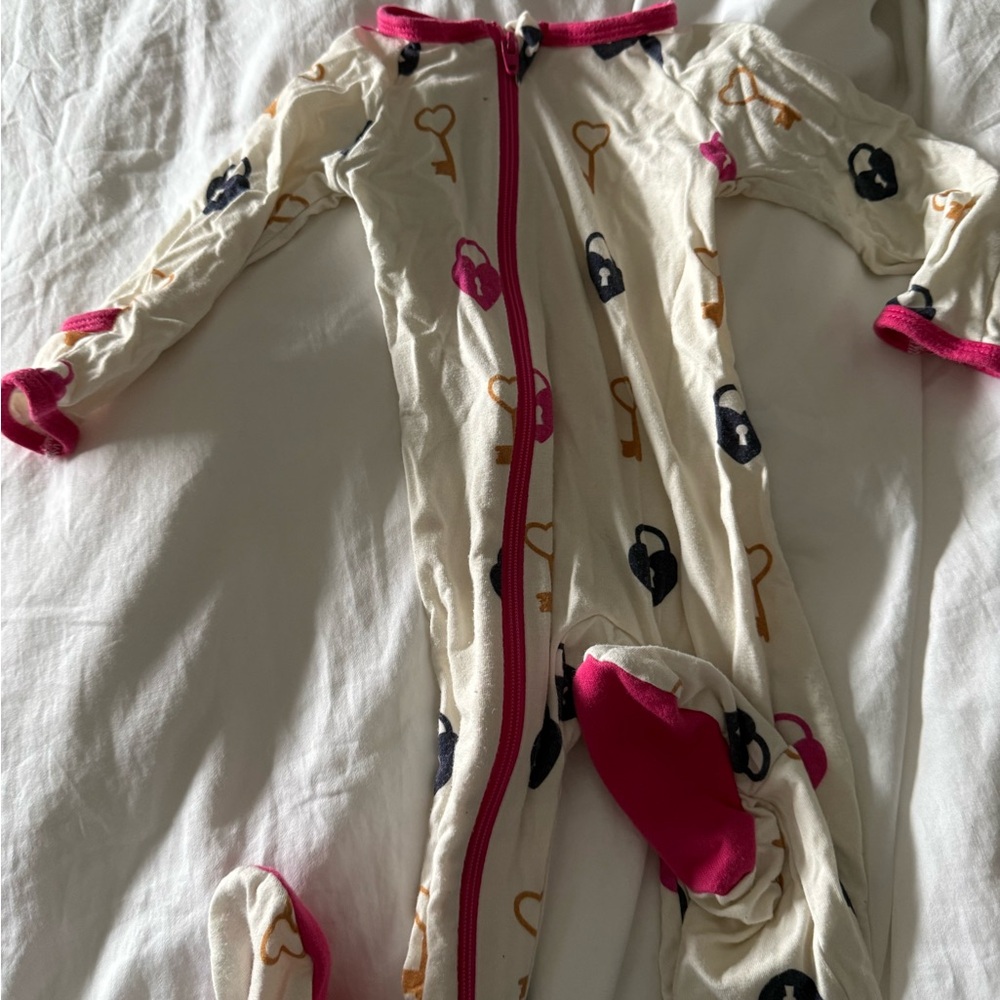 Bestaroo Baby Onesie with Heart and Lock Design